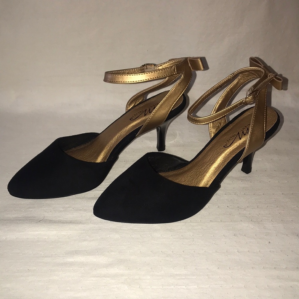Midnight Velvet Black and Gold Heels with Bow on back - Size 7